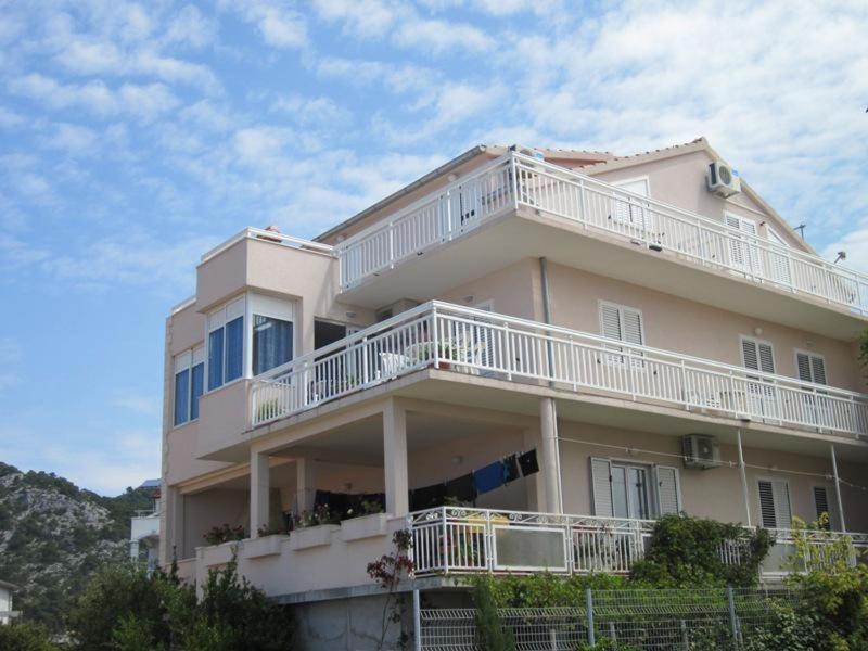 In With Sea View, Terrace, Air Conditioning, Wi-fi Guest house *