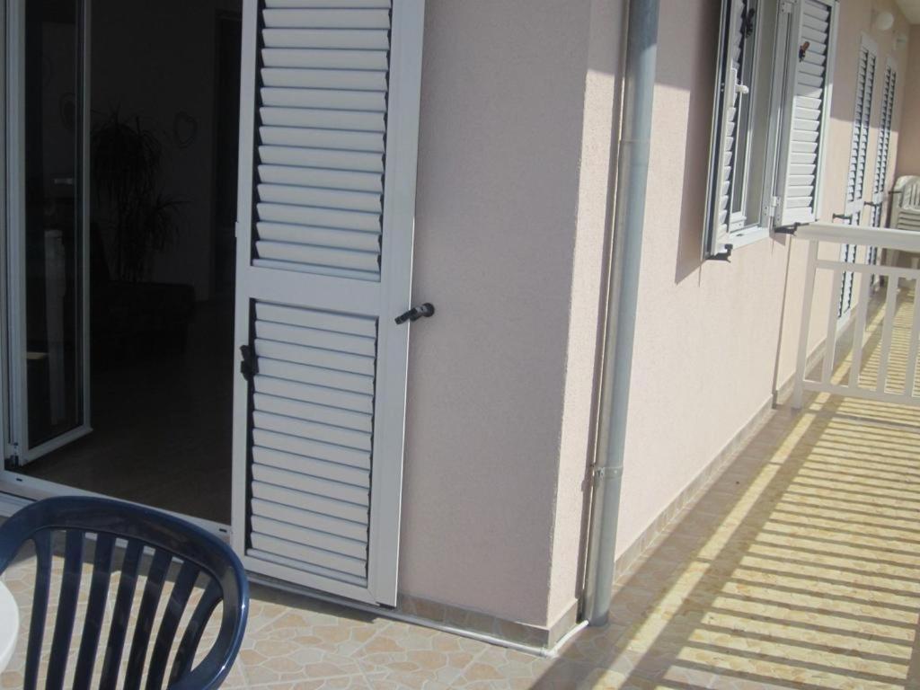 In With Sea View, Terrace, Air Conditioning, Wi-fi Guest house *